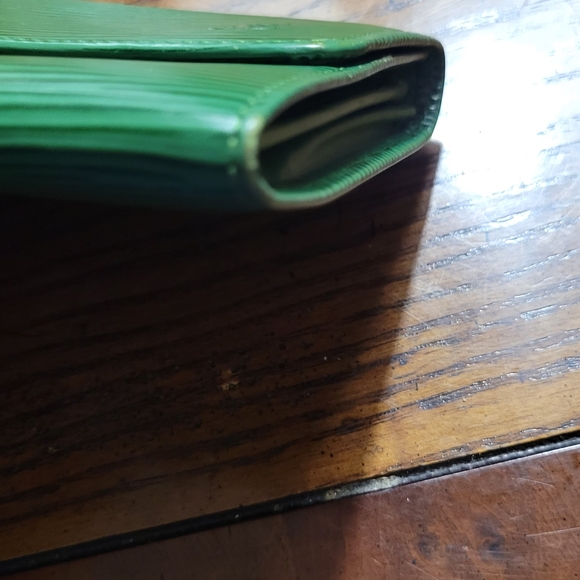 LOW START LOUIS VUITTON Vintage Epi Leather International Wallet - Picture 10 of 13